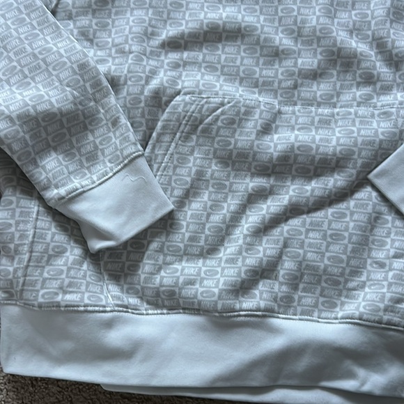NWT Nike Men’s white/grey print XL hoodie - Picture 4 of 7